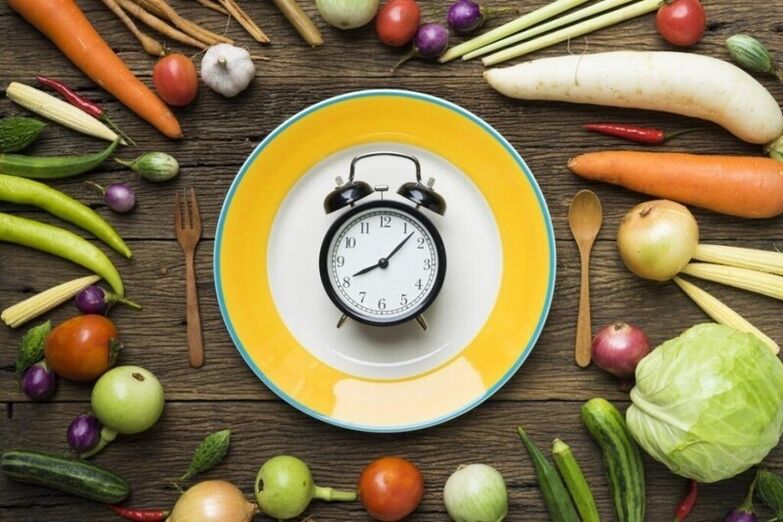 Following a healthy diet at home for a week while losing weight